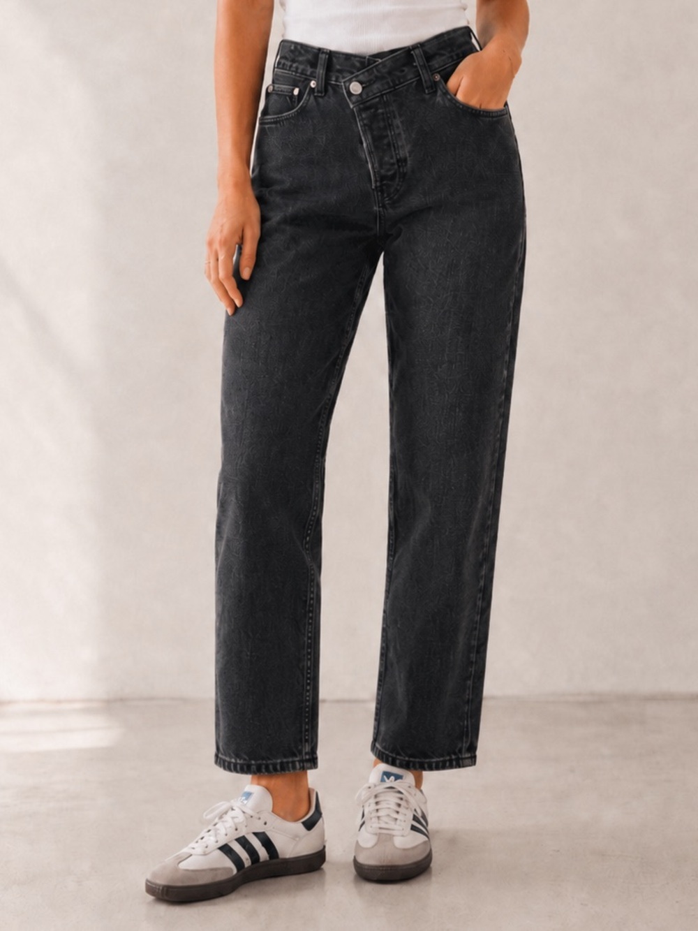 Abercrombie The Dad High Rise Jeans Size 24 Short Crossover Fly Washed Black